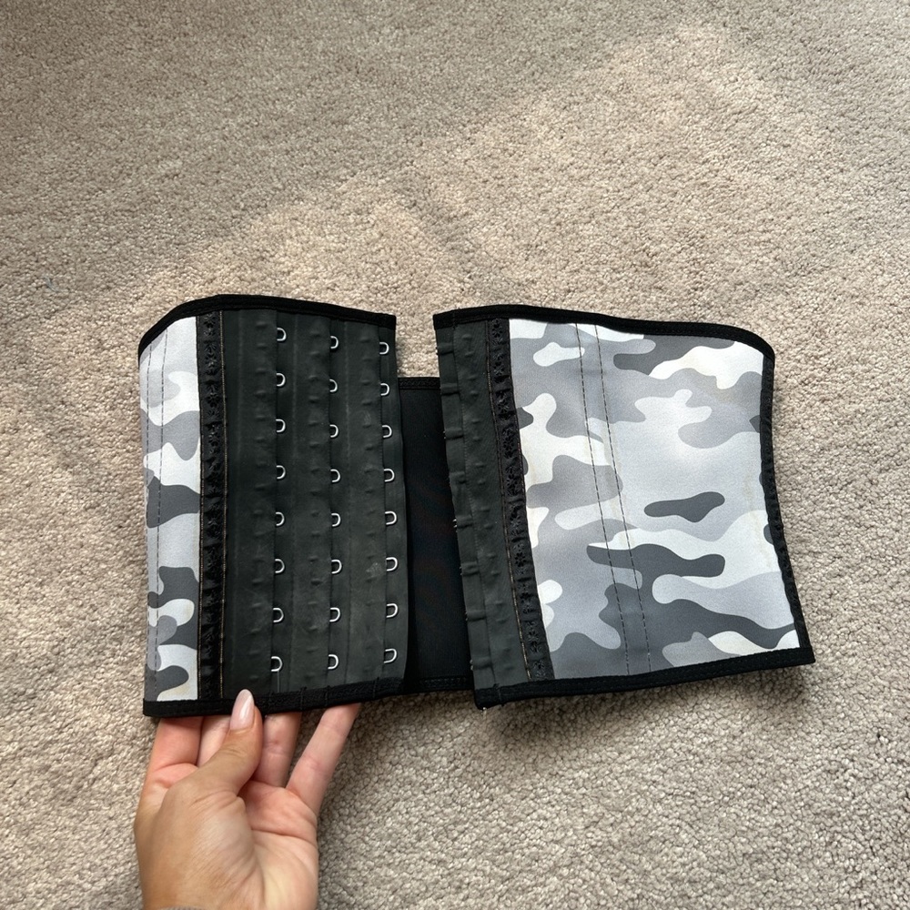 Squeeze me skinny waist trainer